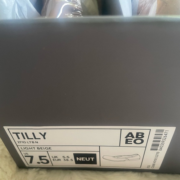 Ballet flats with built in support. New in box 7.5 - Picture 4 of 6